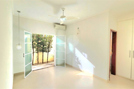 Casa à venda com 3 quartos, sendo 1 suíte, no condomínio Bouganville, Araraquara - SP