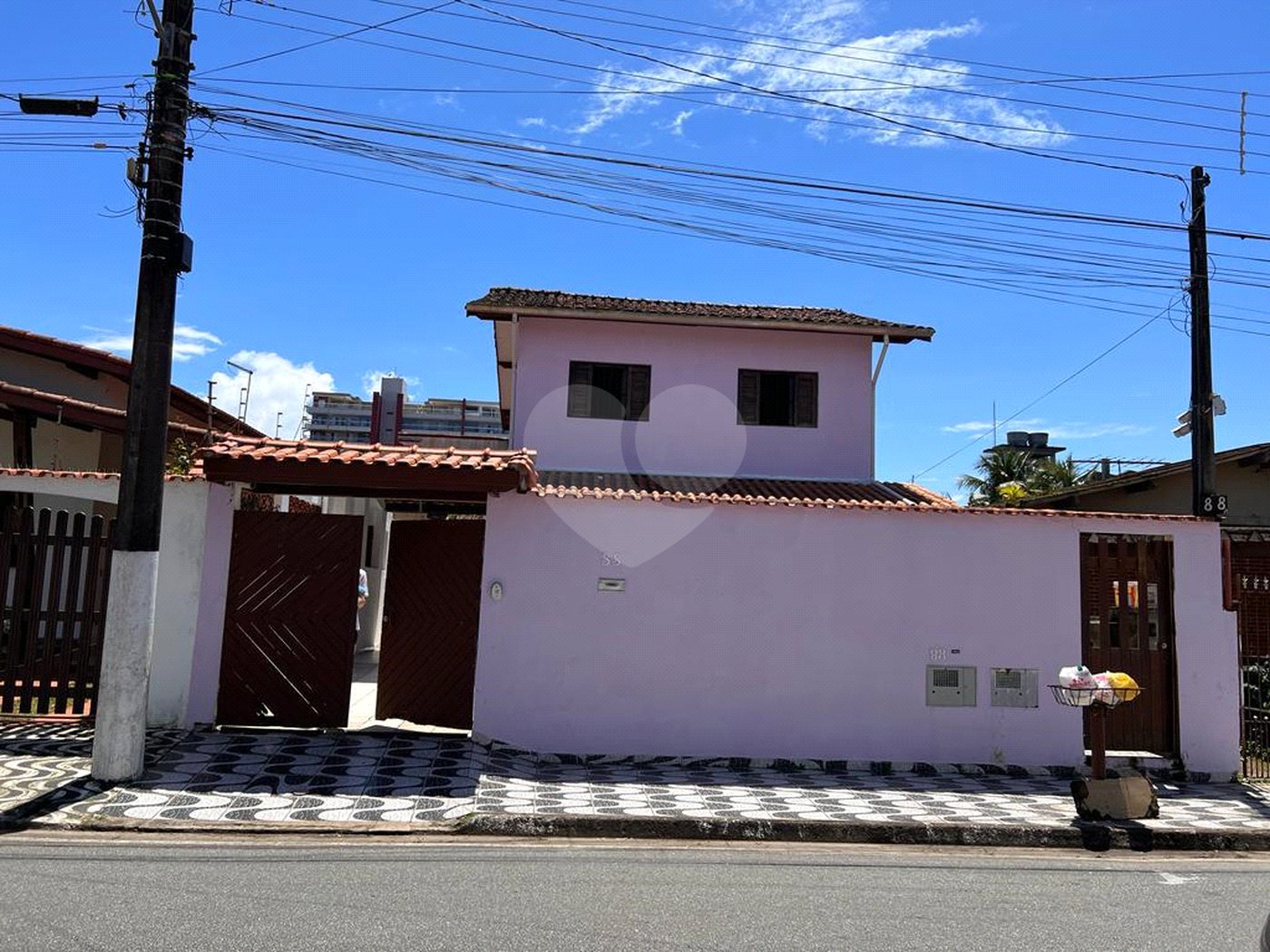 Casa à venda com 2 quartos, sendo 1 suíte,  no Centro, Bertioga, SP