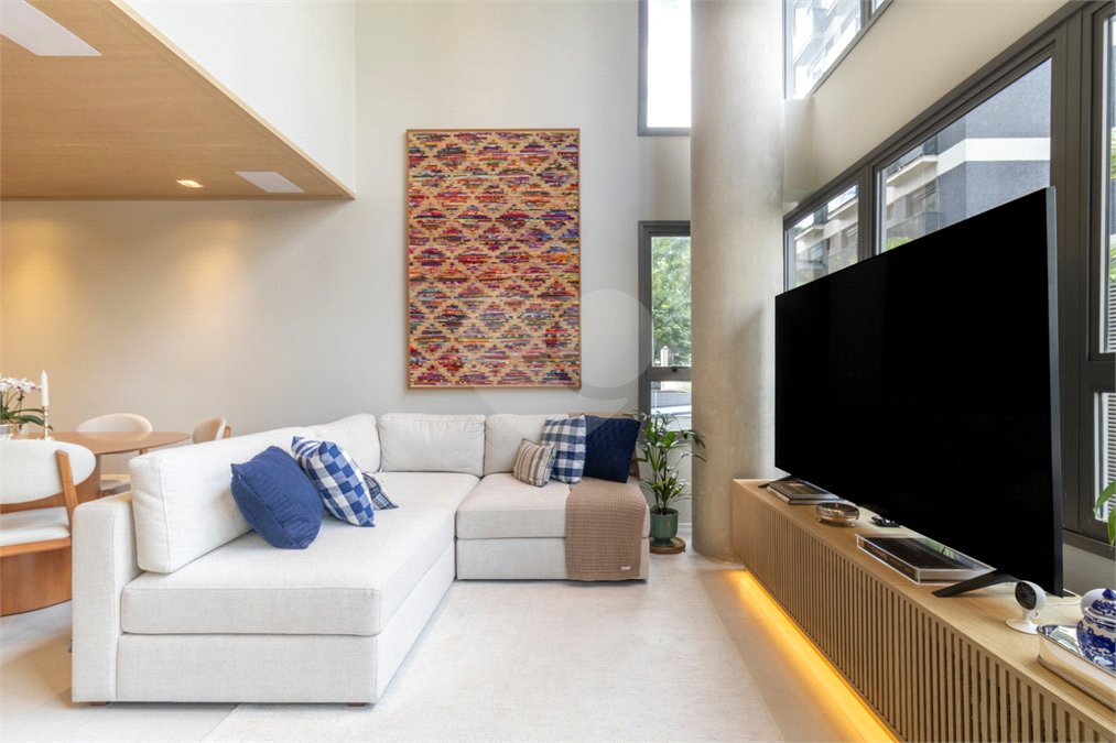 Duplex à venda com 2 suítes em Indianópolis, São Paulo, SP