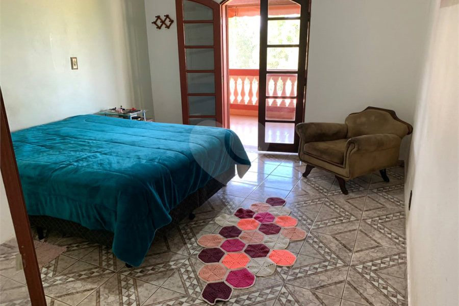 Casa à venda com 4 quartos, sendo 1 suíte, em Loteamento Rancho Maringá II, Atibaia, SP