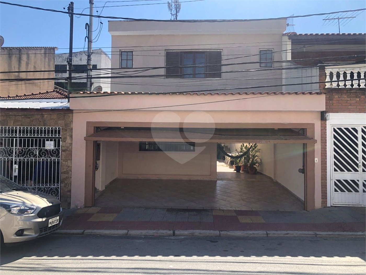 Sobrado completo e espaçoso em São Caetano do Sul | 3 Suítes | 5 a 7 Vagas de garagem