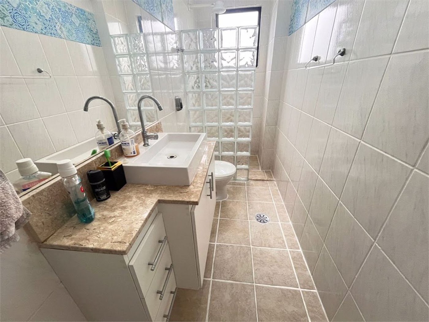 Apartamento Reformado com 1 Dormitório à Venda na Enseada – Guarujá