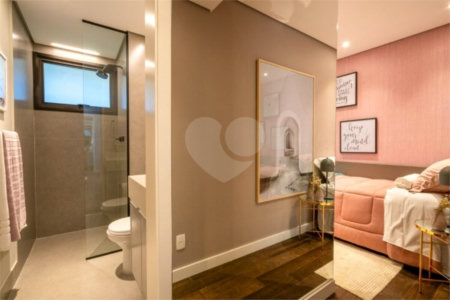 Apartamento à venda com 3 quartos, sendo 2 suítes, em Moema, São Paulo, SP