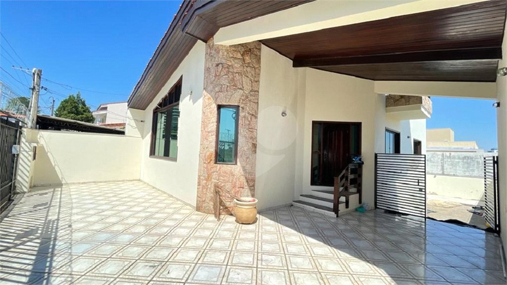 Casa à venda com 3 quartos, sendo 1 suíte, em Jardim Pires de Mello, Sorocaba, SP