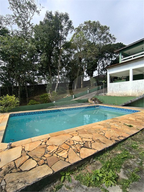 Sobrado à venda ou para alugar com 4 suítes em Serra da Cantareira, Mairiporã, SP