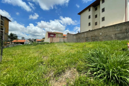 Terreno para venda no Jardim Gibertoni.