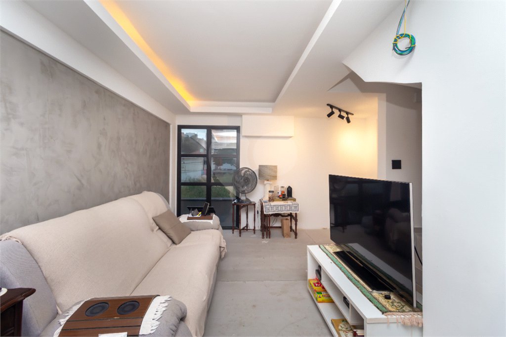 Casa à venda com 2 quartos, sendo 1 suíte, no condomínio Vloft, São Paulo - SP
