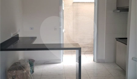 Casa à venda com 2 quartos, sendo 1 suíte, no condomínio Tanque Velho, São Paulo - SP