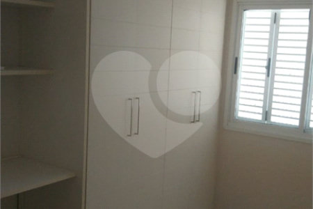 Casa à venda com 4 quartos, sendo 2 suítes, no condomínio Vila D'amalfi, Sorocaba - SP