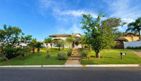 Casa à venda com 5 suítes no condomínio Parque Village Castelo, Itu - SP