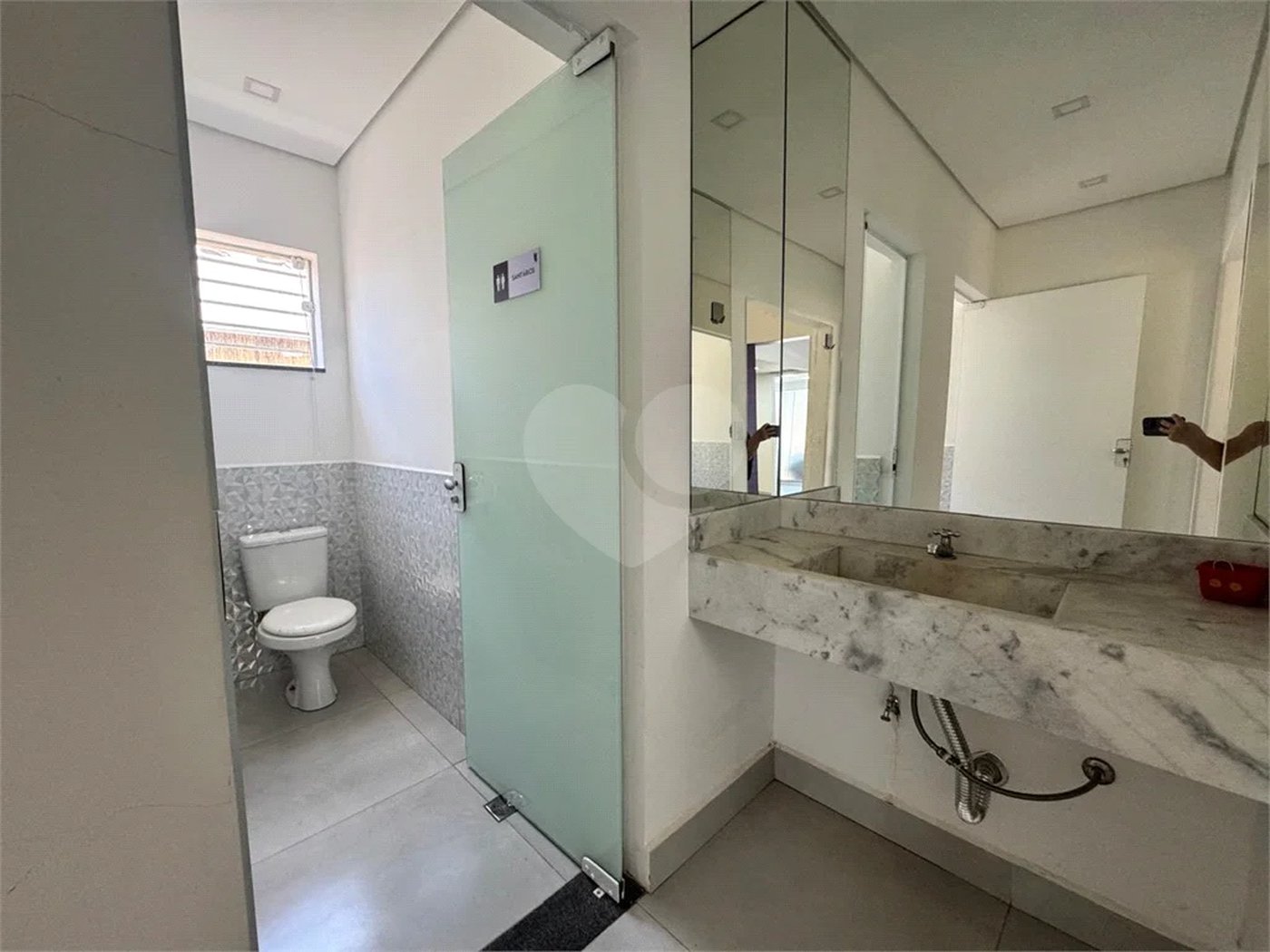 Imóvel Comercial para Venda e Locação no bairro Alto.
