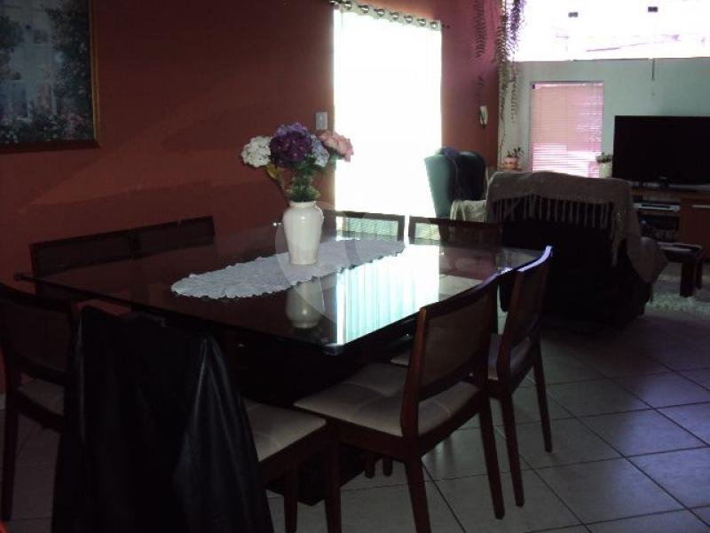 Sobrado à venda com 8 quartos em Vila Medeiros, São Paulo, SP