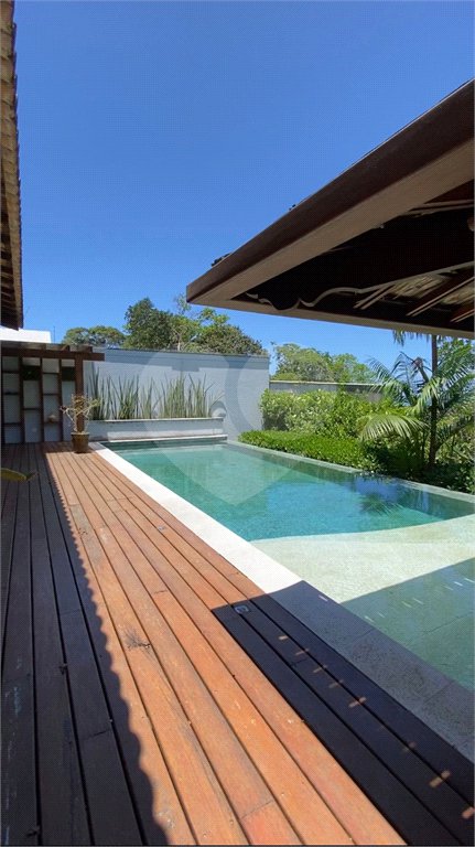 Casa à venda com 4 quartos, sendo 3 suítes, em Campinho, Porto Seguro, BA