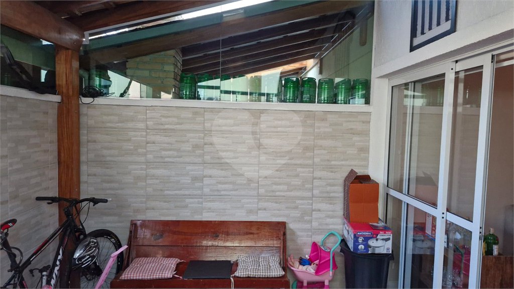 Casa à venda com 3 quartos, sendo 1 suíte,  no condomínio Moradas do Horto, São Paulo - SP