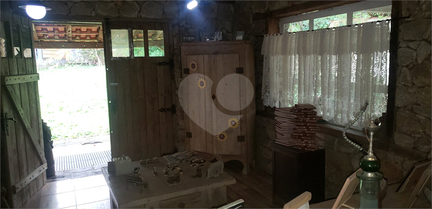 Casa à venda com 4 quartos, sendo 1 suíte, em Serra da Cantareira, Mairiporã, SP