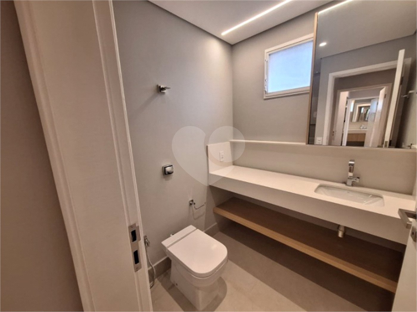 Apartamento à venda com 3 quartos, sendo 1 suíte, em Itaim Bibi, São Paulo, SP