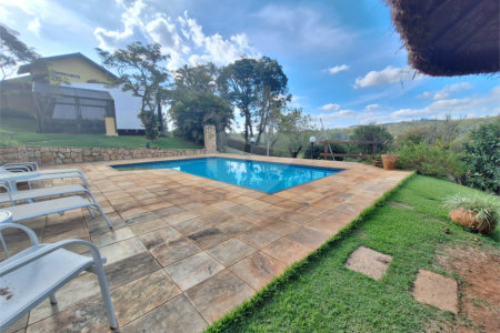 Casa à venda com 3 suítes no condomínio Chácaras do Lago, Vinhedo - SP