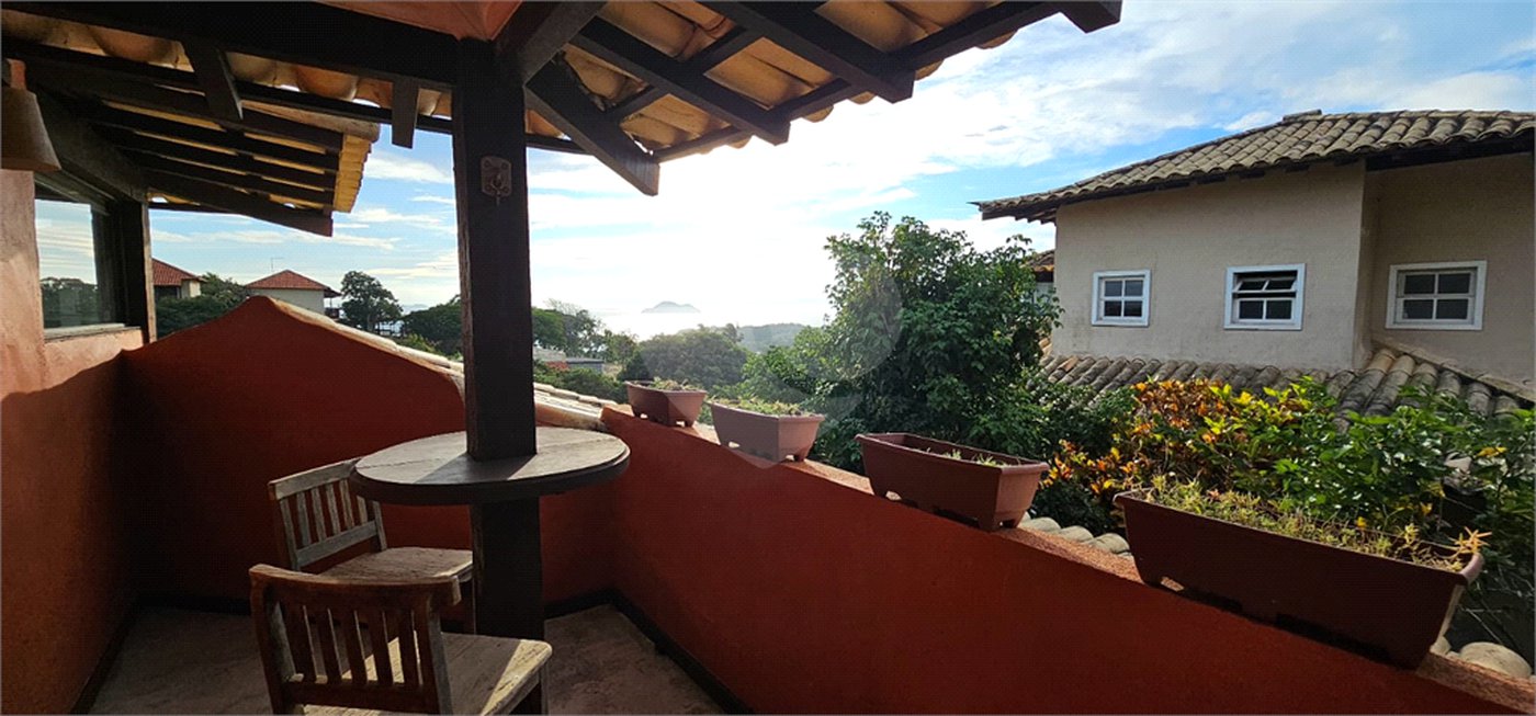 Casa à venda com 4 quartos, sendo 3 suítes, em João Fernandes, Armação dos Búzios, RJ
