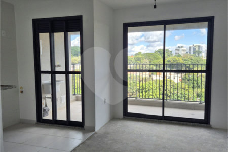 Apartamento à venda com 3 quartos, sendo 1 suíte, em Vila Anastácio, São Paulo, SP