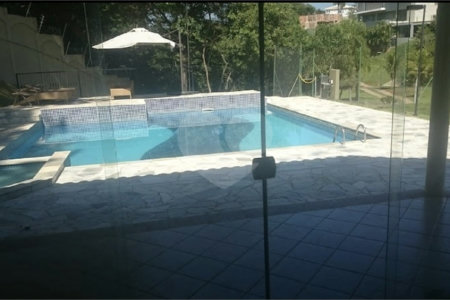 Casa à venda com 3 suítes no condomínio Villa Lombarda, Valinhos - SP