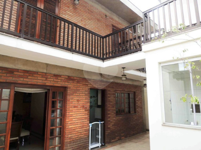 Sobrado à venda com 4 quartos, sendo 2 suítes,  em Jardim Prudência, São Paulo, SP