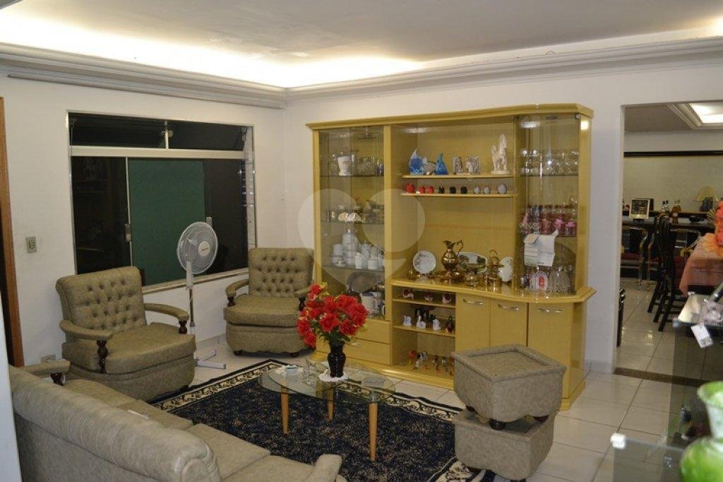 Sobrado à venda com 4 quartos, sendo 1 suíte, em Imirim, São Paulo, SP