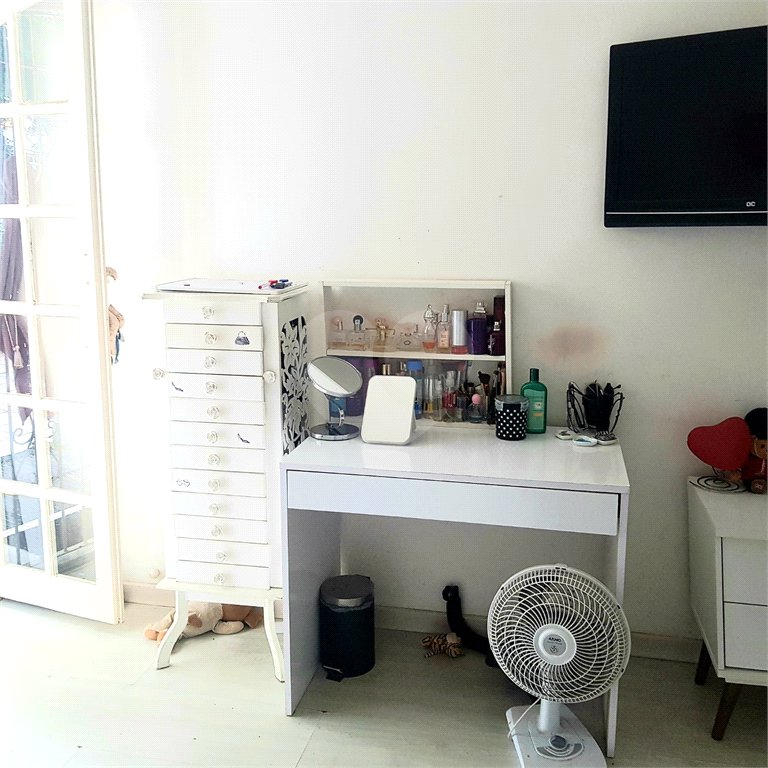 Sobrado à venda com 4 quartos, sendo 2 suítes, em Jardim Leonor, São Paulo, SP