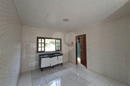 Casa à venda com 2 quartos no Centro, Alambari, SP