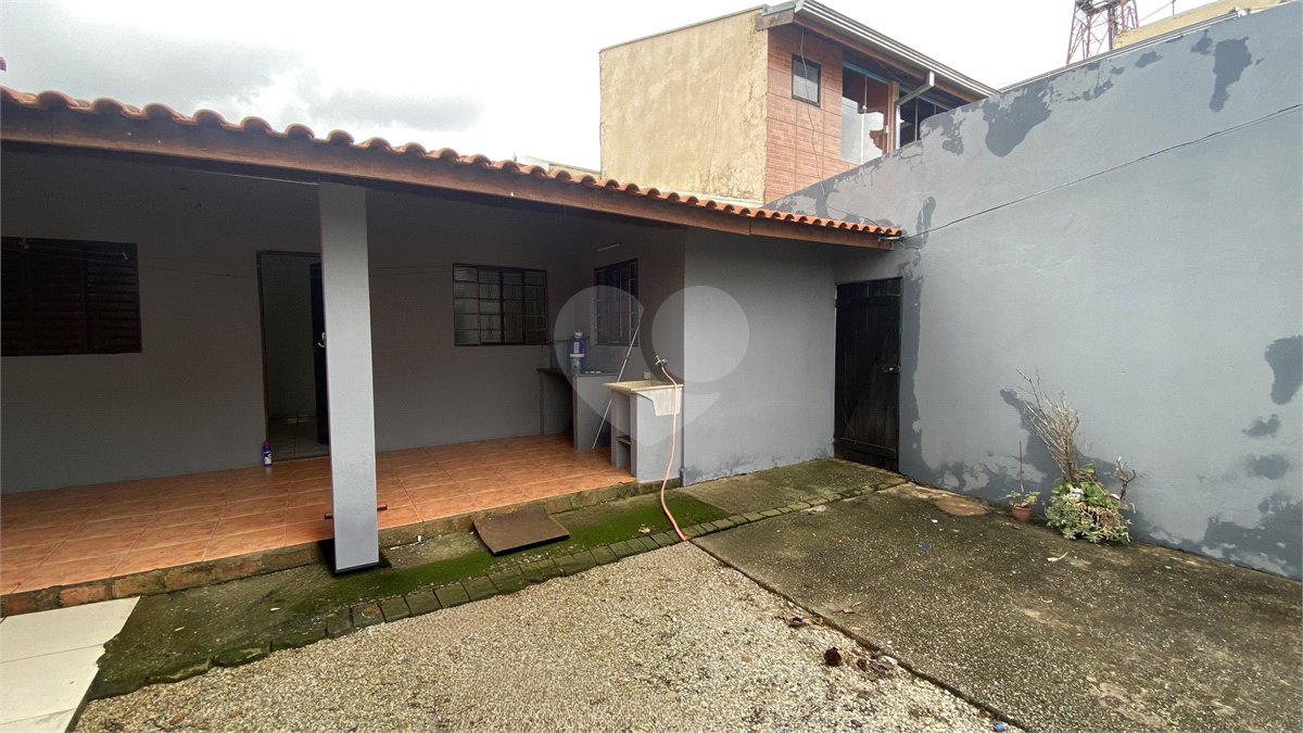 Casa para alugar com 2 quartos, sendo 1 suíte,  em Vila Carolina, Itapetininga, SP