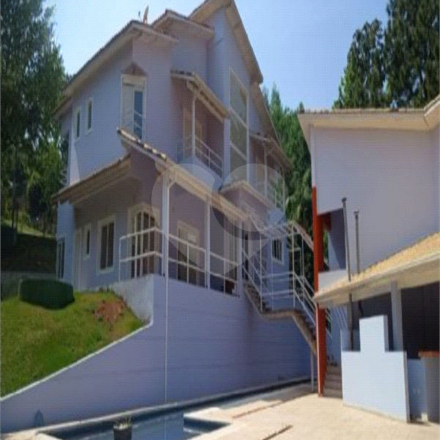 Casa à venda ou para alugar com 4 suítes no condomínio Quebec Ville Residencial, São Roque - SP