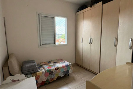 Casa à venda com 3 quartos, sendo 1 suíte, no condomínio New Village, Cotia - SP