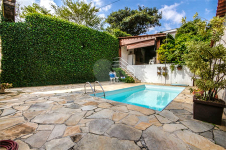 Casa à venda com 6 quartos, sendo 4 suítes, em Vila Anglo Brasileira, São Paulo, SP