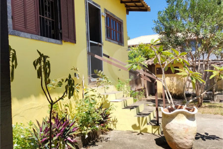 Casa à venda com 4 quartos, sendo 1 suíte, em Praia Rasa, Armação dos Búzios, RJ