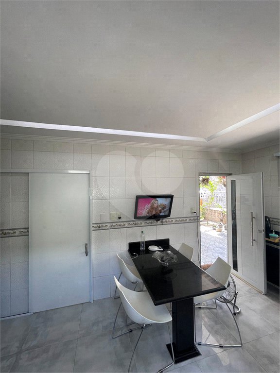 Casa à venda com 5 quartos, sendo 1 suíte, no condomínio Residencial Green Ville, Rio de Janeiro - RJ