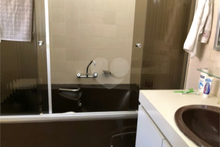 Casa à venda com 4 quartos, sendo 2 suítes,  em Jardim Leonor, São Paulo, SP
