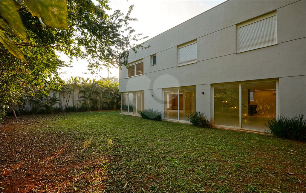 Casa para alugar com 4 suítes no condomínio Hípica Garden, São Paulo - SP