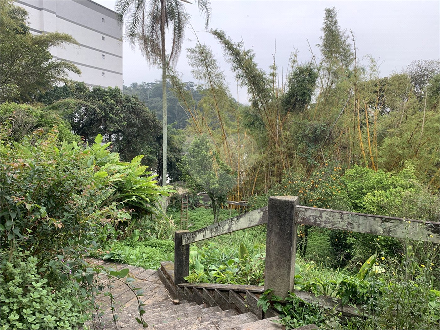 Sobrado à venda com 4 quartos, sendo 2 suítes,  em Tremembé, São Paulo, SP