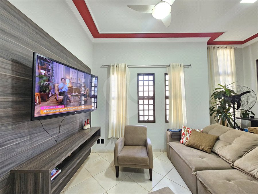 Casa à venda com 3 quartos, sendo 1 suíte,  em Jardim Jóquei Clube, Ribeirão Preto, SP