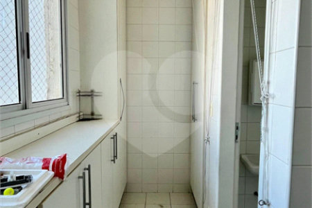 Apartamento à venda com 3 quartos, sendo 1 suíte,  em Parque Residencial Aquarius, São José dos Campos, SP