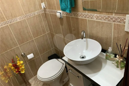 Casa à venda com 3 quartos, sendo 1 suíte, no condomínio Residencial Gabriela, São Paulo - SP