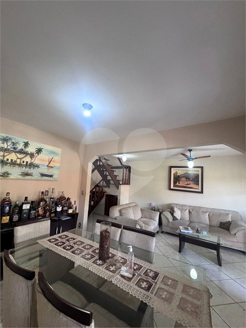 Casa à venda com 5 quartos, sendo 1 suíte, no condomínio Pedra Bonita, Rio de Janeiro - RJ