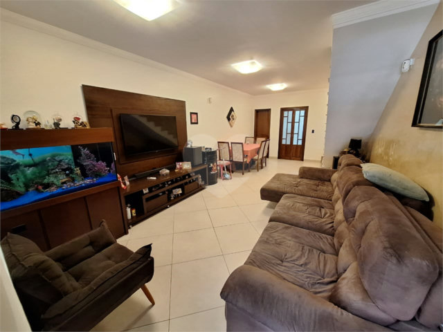 Sobrado à venda com 3 quartos, sendo 1 suíte,  em Cupecê, São Paulo, SP