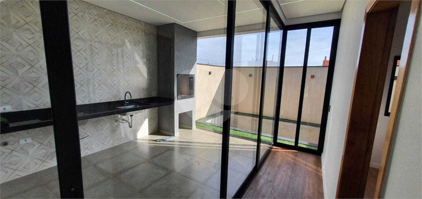 Casa à venda com 3 quartos, sendo 1 suíte, no condomínio Horto Florestal Villagio, Sorocaba - SP