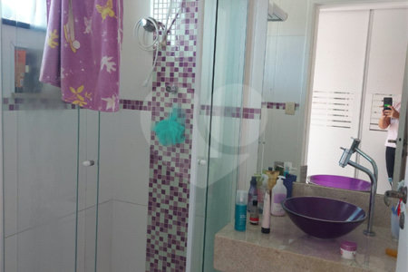 Sobrado à venda com 4 quartos, sendo 3 suítes, em Residencial Novo Horizonte I, Mogi das Cruzes, SP