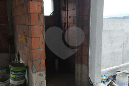 Casa à venda com 3 quartos, sendo 1 suíte, no condomínio Loteamento Parque Residencial Serras de Atibaia Ii, Atibaia - SP