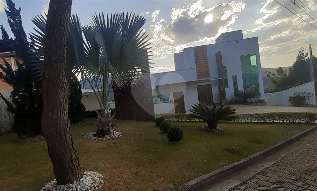 Casa em condomínio à venda ou para alugar com 5 quartos, sendo 3 suítes,  no Centro, Bom Jesus dos Perdões, SP