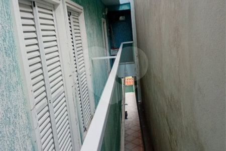 Sobrado à venda com 4 quartos, sendo 1 suíte,  em Parque Santa Laura, Ferraz de Vasconcelos, SP