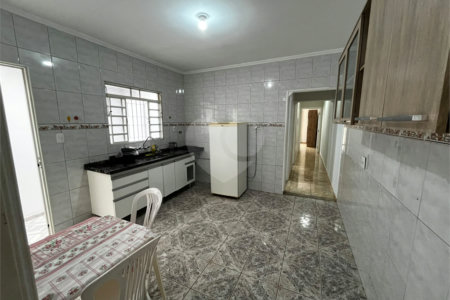 Casa à venda com 3 quartos, sendo 2 suítes, em Vila Regina, Itapetininga, SP