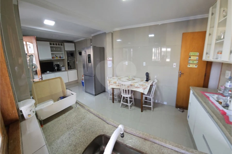 Sobrado à venda com 3 quartos, sendo 1 suíte, em Jardim Peri, São Paulo, SP