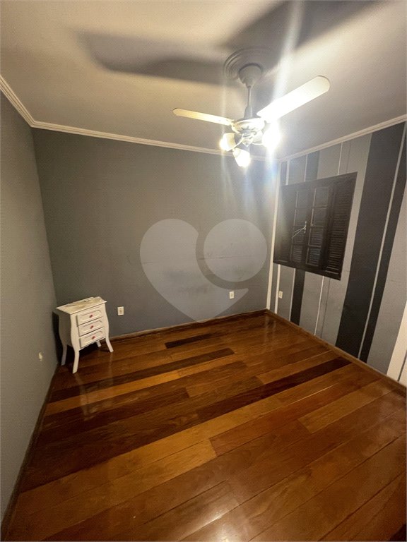 Casa à venda com 5 quartos, sendo 3 suítes, no condomínio Recanto das Palmeiras, Rio de Janeiro - RJ